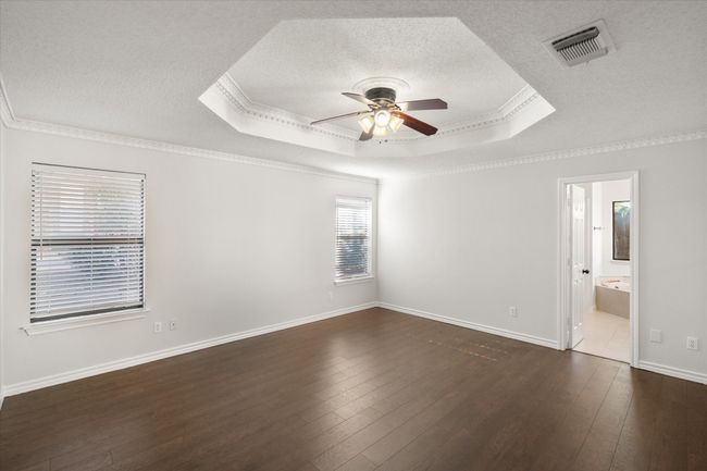 The unfurnished view shows the size of the room. | Image 30