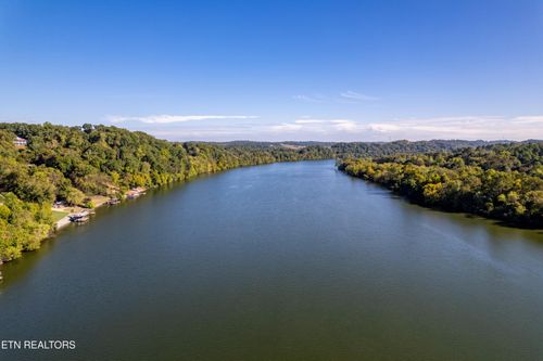 110 Vineyard Cove Dr, Loudon, TN, 37774-6079 | Card Image