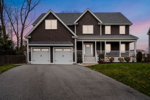 11 Coventry Ln, Stoneham, MA, 02180-1609 | Card Image