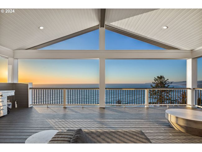 54150 S Beach Rd, House other with 6 bedrooms, 7 bathrooms and 2 parking in Neskowin OR | Image 28