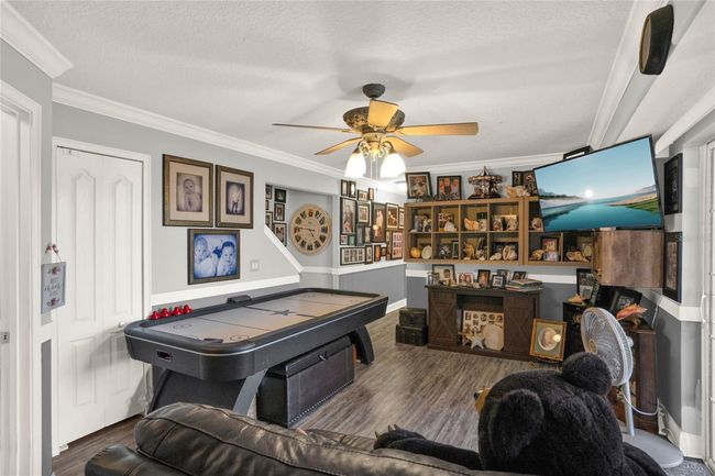 Family Room | Image 29