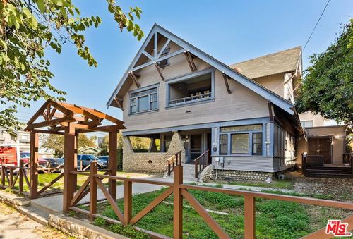 1054 Maine Ave, Long Beach, CA, 90813-2852 | Card Image