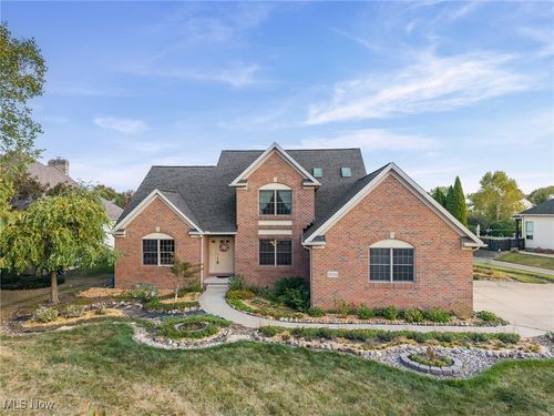 3383 Suffolk Downs, Stow, OH, 44224-5812 | Card Image