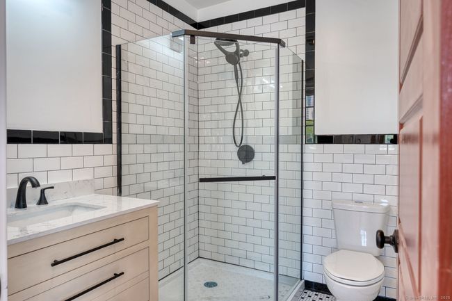 302 - 11 Main St, Home with 1 bedrooms, 1 bathrooms and null parking in Torrington CT | Image 7