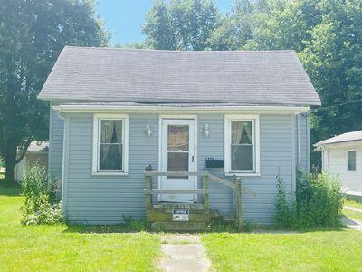 1215 E Main Street, House other with 3 bedrooms, 1 bathrooms and 12 parking in Streator IL | Image 1