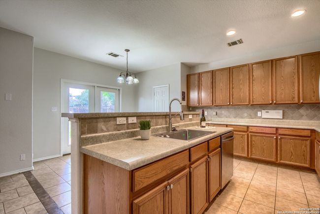 112 Springtree Bnd, House other with 4 bedrooms, 3 bathrooms and null parking in Cibolo TX | Image 9
