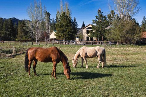 15 Skyline Ln, Garden Valley, ID, 83622-5127 | Card Image