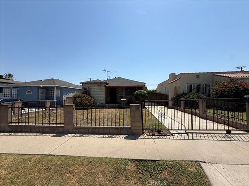 126 E 118th Pl, Los Angeles, CA, 90061-2426 | Card Image