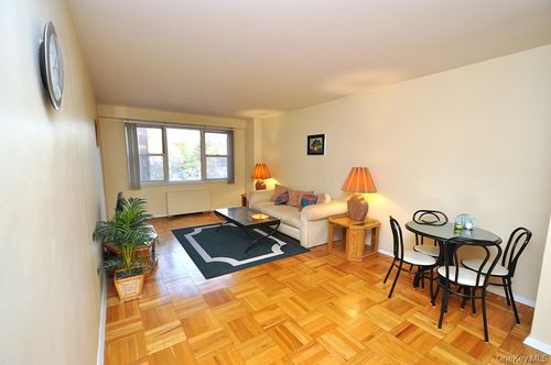4a5-260 Garth Rd, Scarsdale, NY, 10583-4058 | Card Image