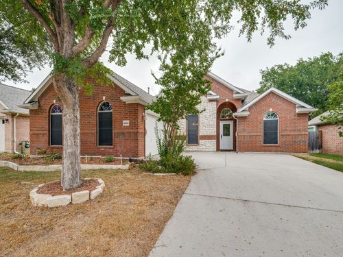 5604 Parkplace Dr, Argyle, TX, 76226-2220 | Card Image