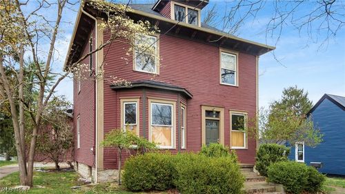 339 Taylor St, Zanesville, OH, 43701-1953 | Card Image