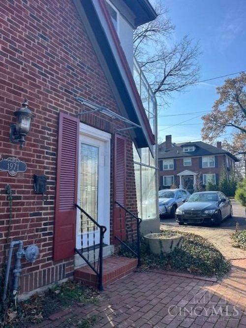 1971 Madison Rd, Cincinnati, OH, 45208-3281 | Card Image