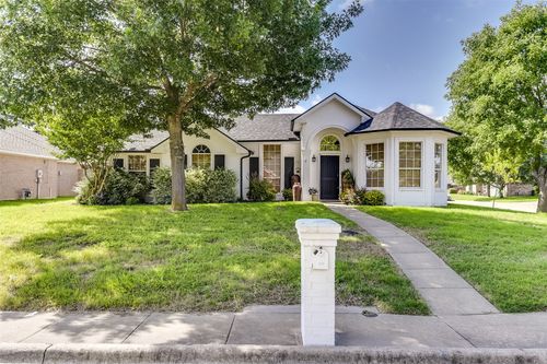 700 Stanford Dr, Waxahachie, TX, 75165-1772 | Card Image