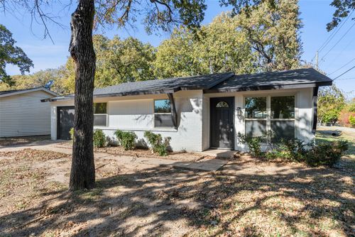 12609 Meadowcrest Ln, Balch Springs, TX, 75180-1943 | Card Image