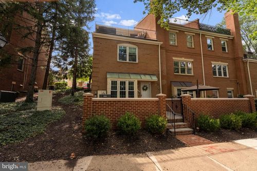 9a-2504 Fairfax Dr, ARLINGTON, VA, 22201-2850 | Card Image
