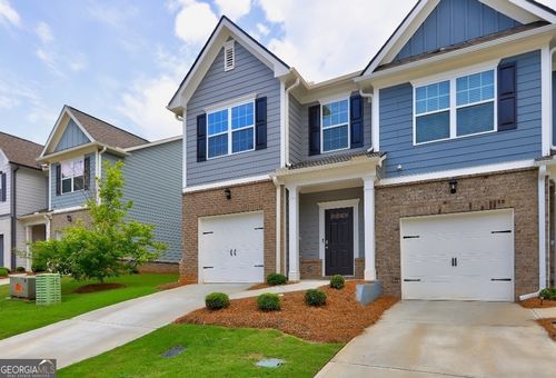 69 Chastain Cir, Newnan, GA, 30263-8640 | Card Image