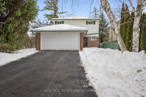 2 Johnson St, Thornhill, ON, L3T2N7 | Card Image