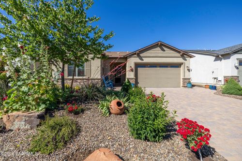 8636 N Wandering Creek Rd, Prescott Valley, AZ, 86315-4033 | Card Image