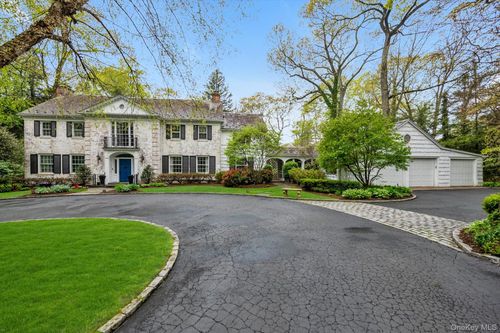 10 Hidden Pond, Glen Head, NY, 11545-3332 | Card Image