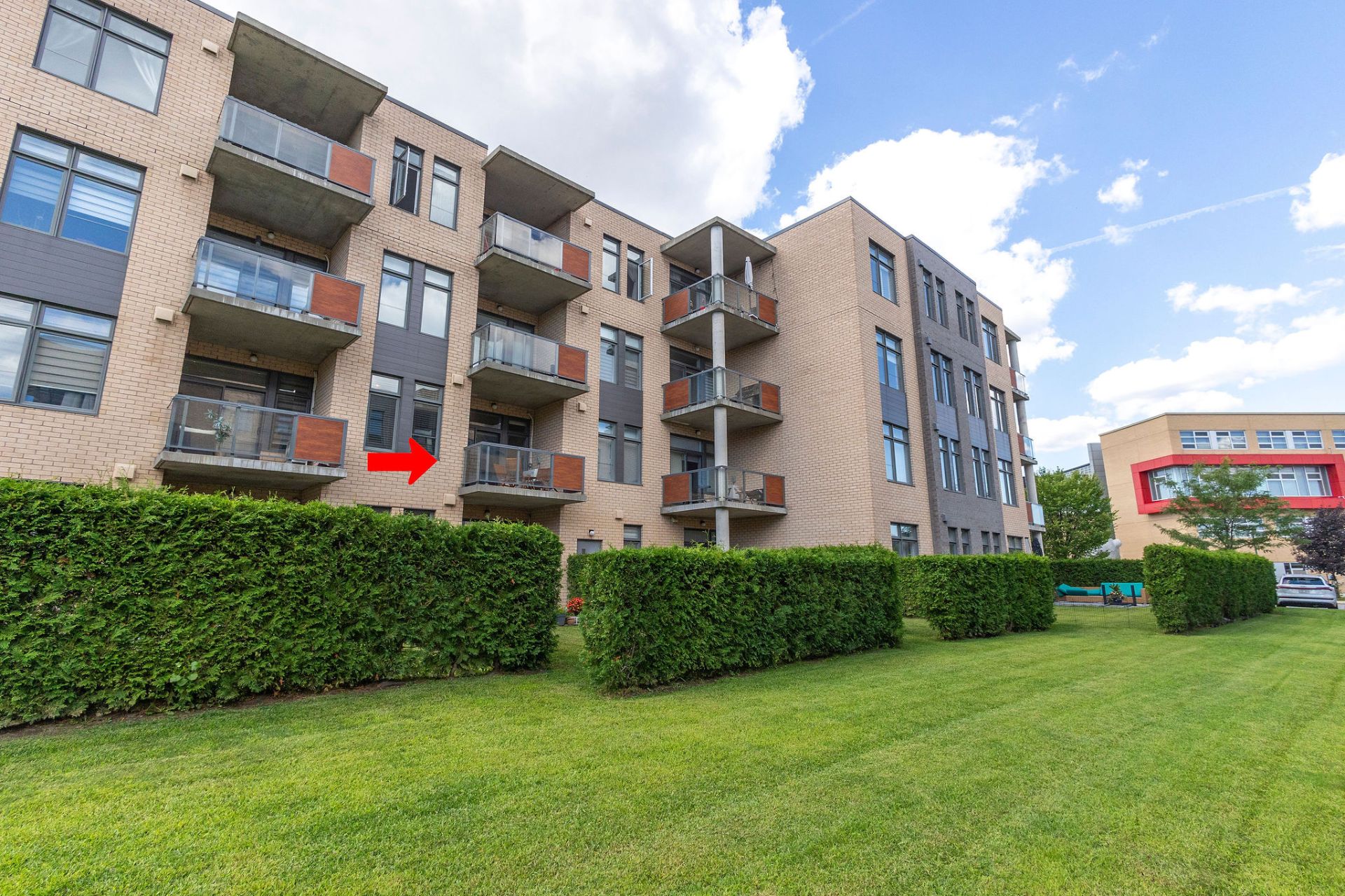 Residential in Montréal (Saint-Laurent) 3