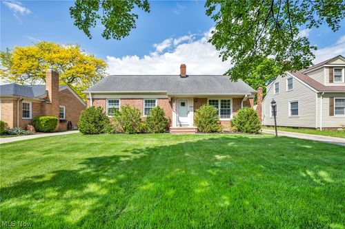 4266 Grannis Rd, Fairview Park, OH, 44126-1528 | Card Image