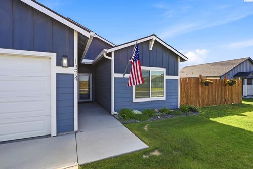 1324 14th St, Benton City, WA, 99320-5524 | Card Image