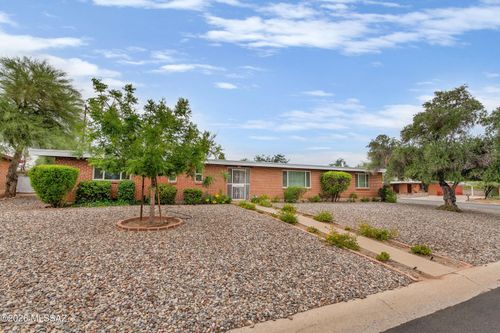 6902 E Calle Canis, Tucson, AZ, 85710-5421 | Card Image