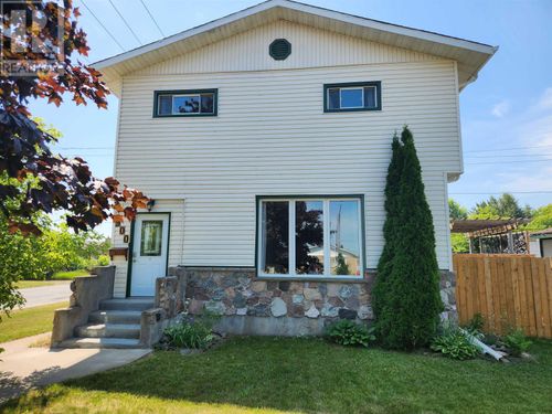 900 Mary St W, Thunder Bay, ON, P7E4M1 | Card Image