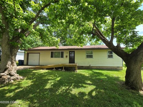 407 N Cass St, Carterville, MO, 64835-1101 | Card Image