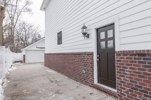 513 Renshaw St, Rochester, MI, 48307-2655 | Card Image