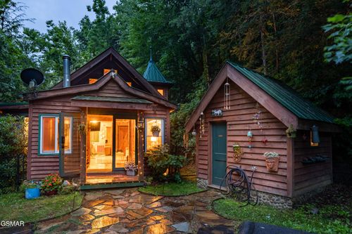 2832 Joyner Hills Ln, Sevierville, TN, 37876-9167 | Card Image