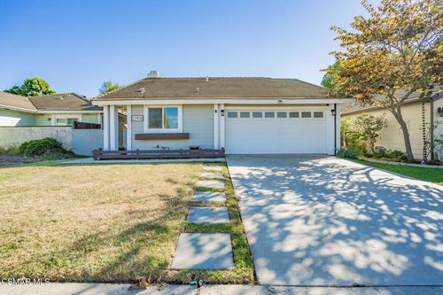 12976 E Mesa Verde Dr, Moorpark, CA, 93021 | Card Image
