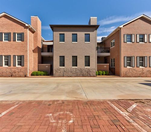 33b-3109 Hickory Sign Post Road, Oklahoma City, OK, 73116 | Card Image