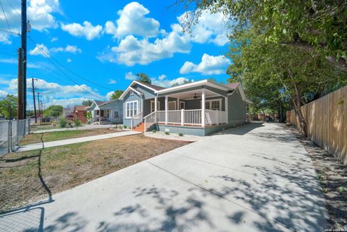 123 Tipton Ave, San Antonio, TX, 78204-2736 | Card Image