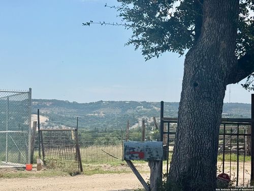 1584 Hidden Fawn, Canyon Lake, TX, 78133-6267 | Card Image