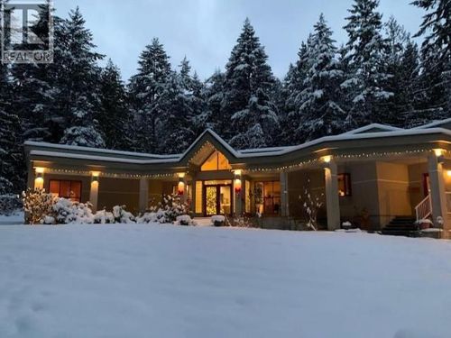 7734 Mcaulay Rd, Powell River, BC, V8A0R4 | Card Image