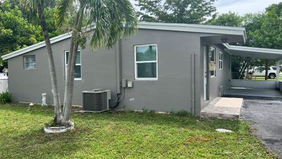 731 Ne 57th St, House other with 3 bedrooms, 1 bathrooms and null parking in Oakland Park FL | Image 3