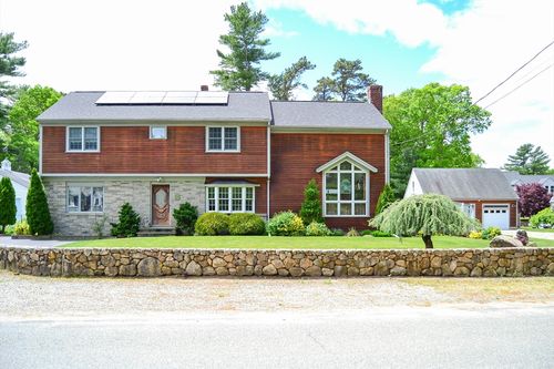110 Mayflower Ridge Dr, Wareham, MA, 02571-1526 | Card Image
