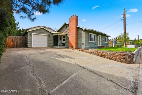 12 S 56th Ave, Yakima, WA, 98908-3106 | Card Image