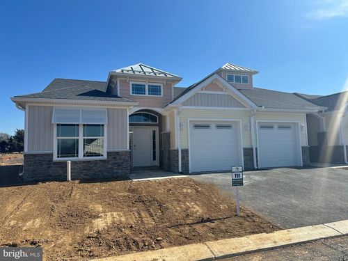 710 Sandalwood Cir, CHAMBERSBURG, PA, 17202-3088 | Card Image