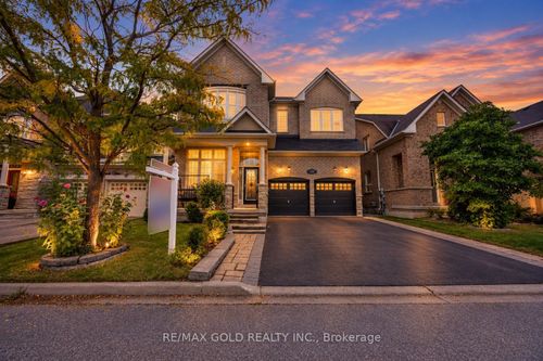 120 Watsonbrook Dr, Brampton, ON, L6R0R4 | Card Image
