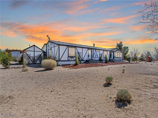 View of yard at dusk | Image 5