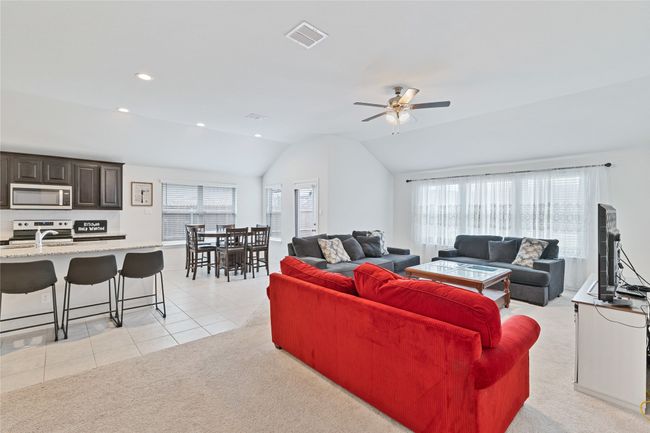 9220 Nevis Dr, House other with 4 bedrooms, 2 bathrooms and null parking in Fort Worth TX | Image 5