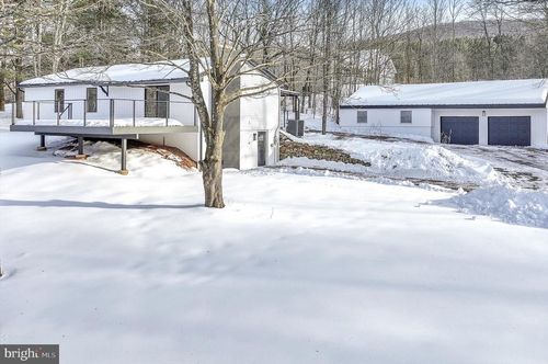 332 Wild Turkey Ln, NEW RINGGOLD, PA, 17960-9326 | Card Image