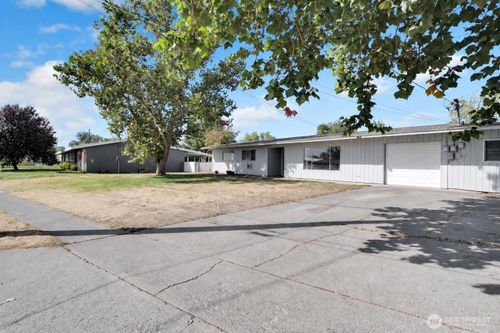 a-9023 Mcconnell Dr, Moses Lake, WA, 98837-3136 | Card Image