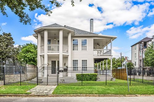 302 W Drew St, Houston, TX, 77006-2006 | Card Image