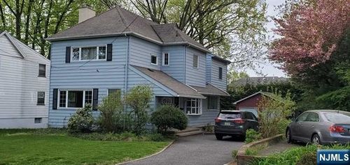 96 Columbus Dr, Tenafly, NJ, 07670-1622 | Card Image