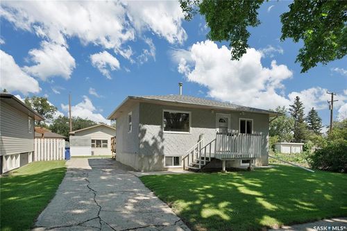 104 106th St W, Saskatoon, SK, S7N1N5 | Card Image