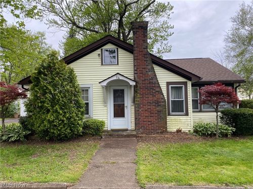 24 B Dr, Conneaut, OH, 44030-1428 | Card Image