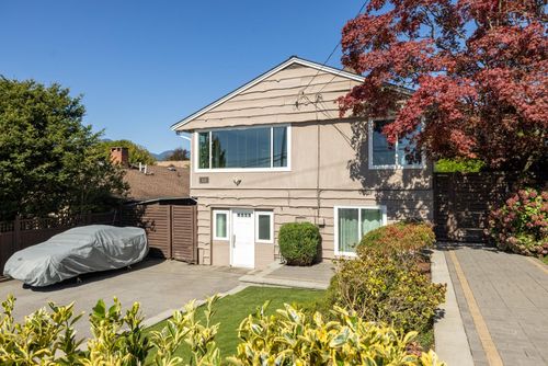424 W Queens Rd, North Vancouver, BC, V7N2K7 | Card Image